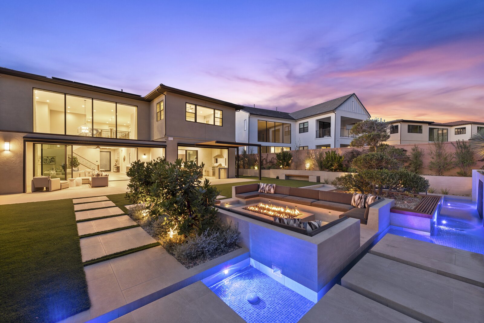 Modern Contemporary Newly Built Home with Oasis Backyard (5 Photos) - Dwell