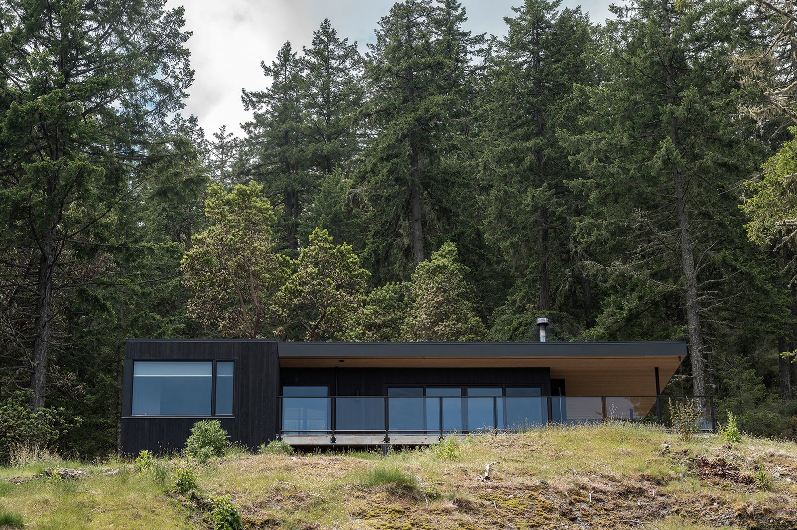 Photo 1 of 11 in Raven Ridge Cabin by W O V E N Architecture and Design ...