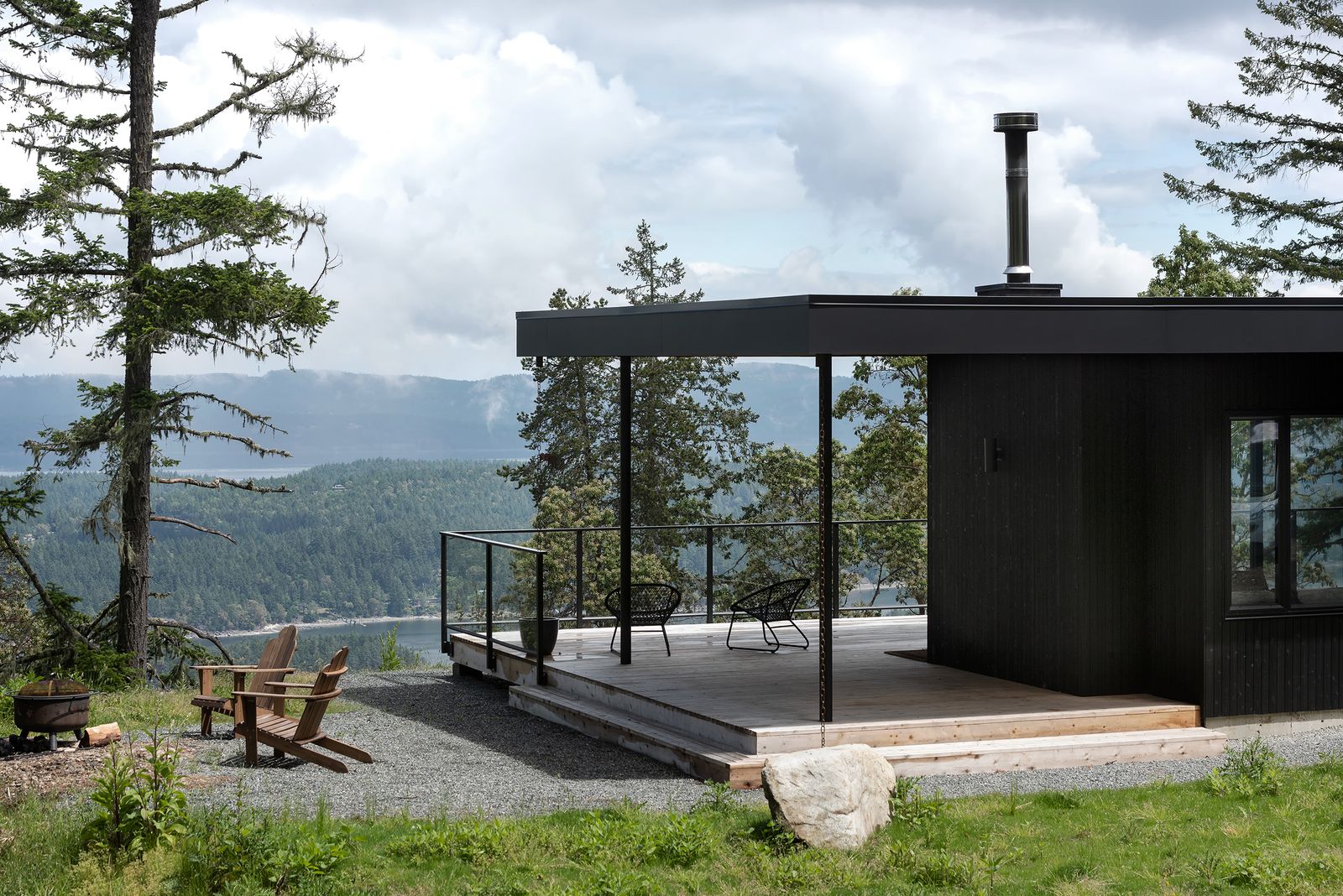 Photo 3 of 11 in Raven Ridge Cabin by W O V E N Architecture and Design ...