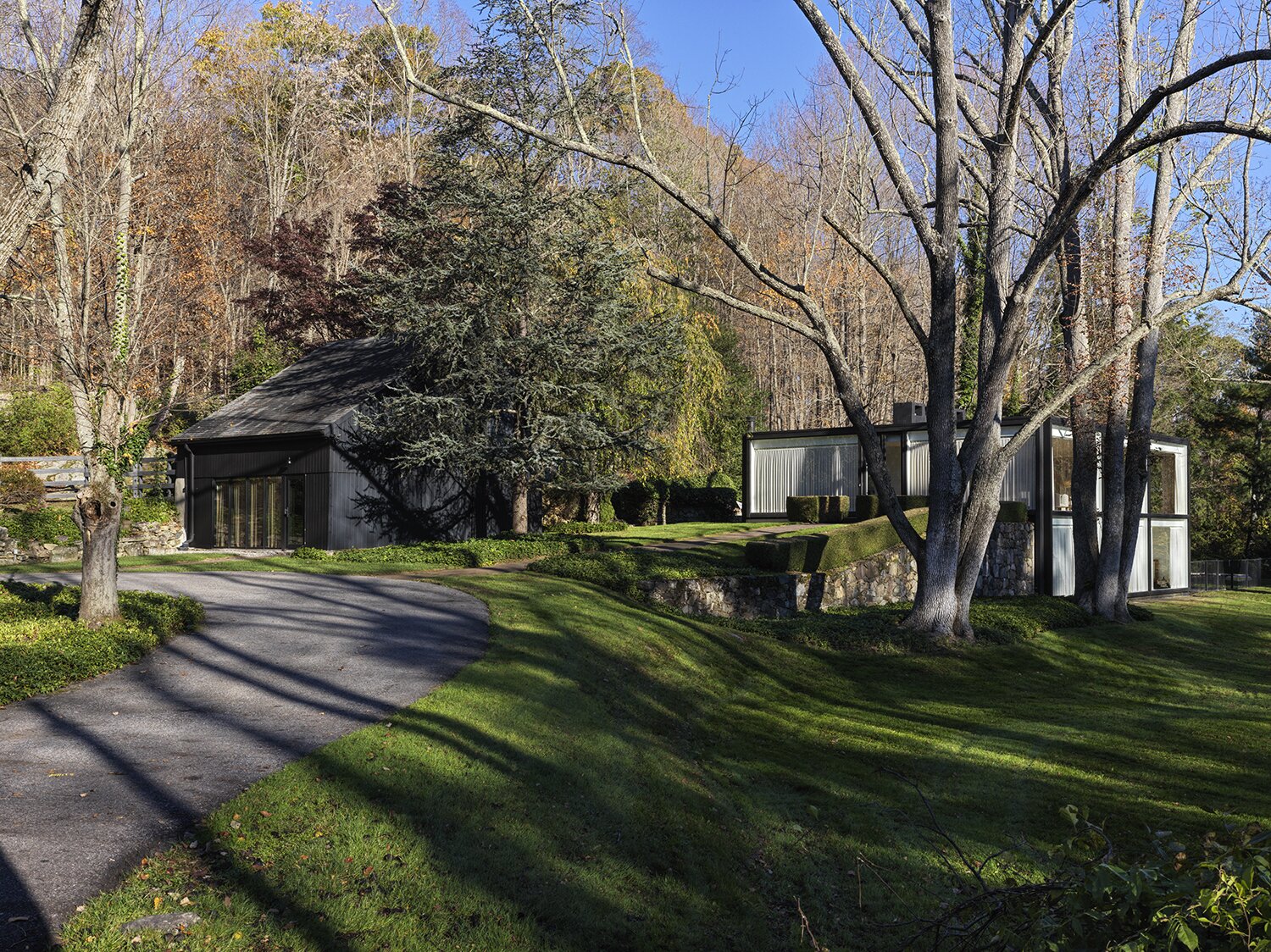 Photo 2 of 11 in A Glass House in Upstate New York a Moody
