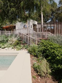 You’d Never Guess This Revamped Midcentury Cabin Is in the Middle of L.A.