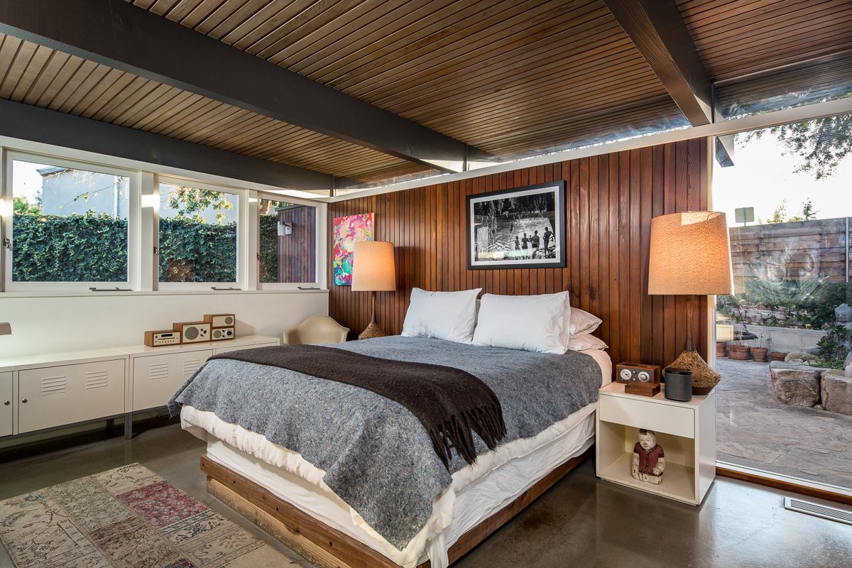 Photo 8 of 11 in A 1958 PostandBeam, Now a Restored Midcentury Haven