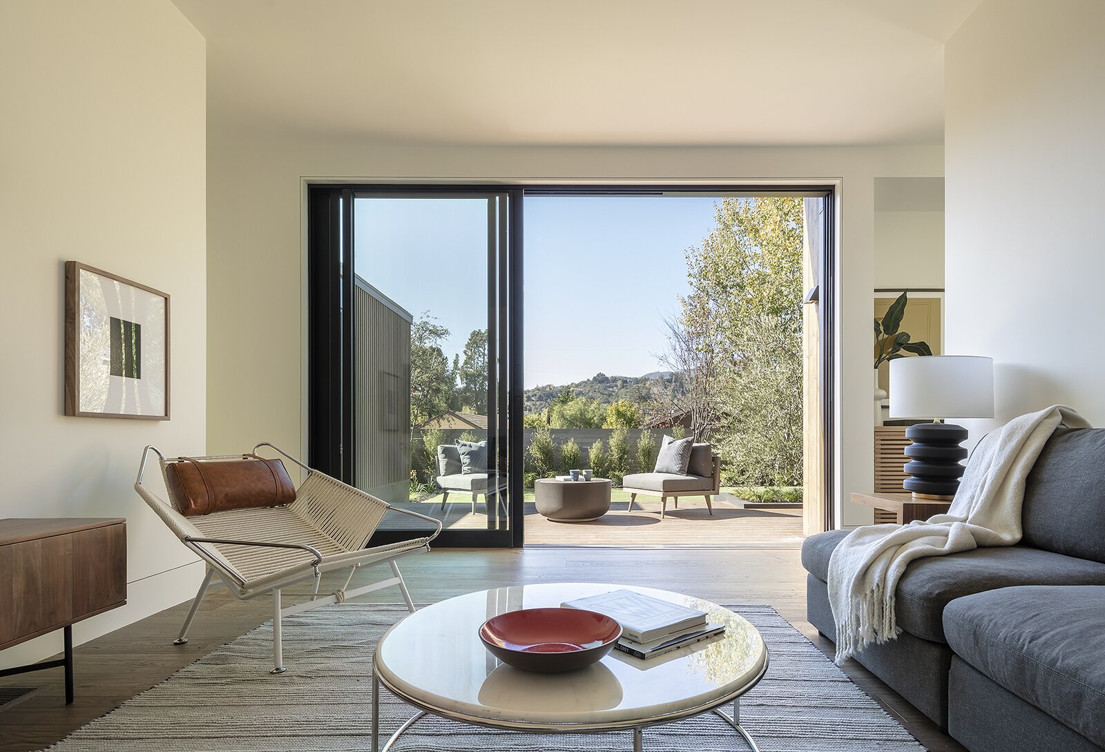 Photo 16 of 25 in Modern Courtyard House by Richardson Pribuss ...
