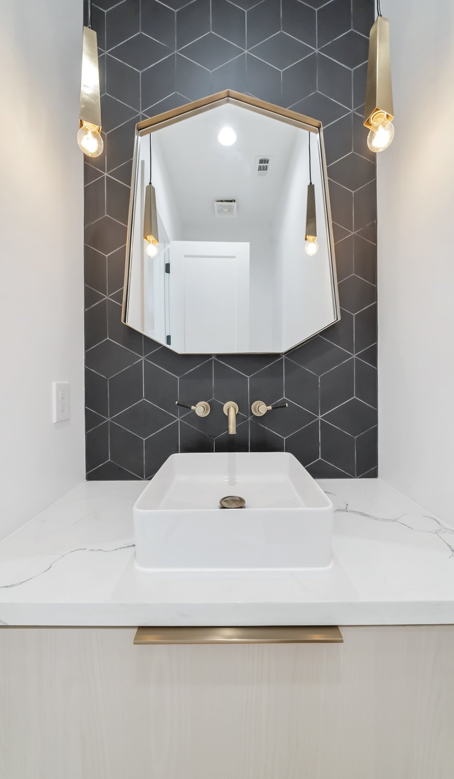 Photo 3 of 10 in The Modern Echo by Echo Custom Homes LLC - Dwell