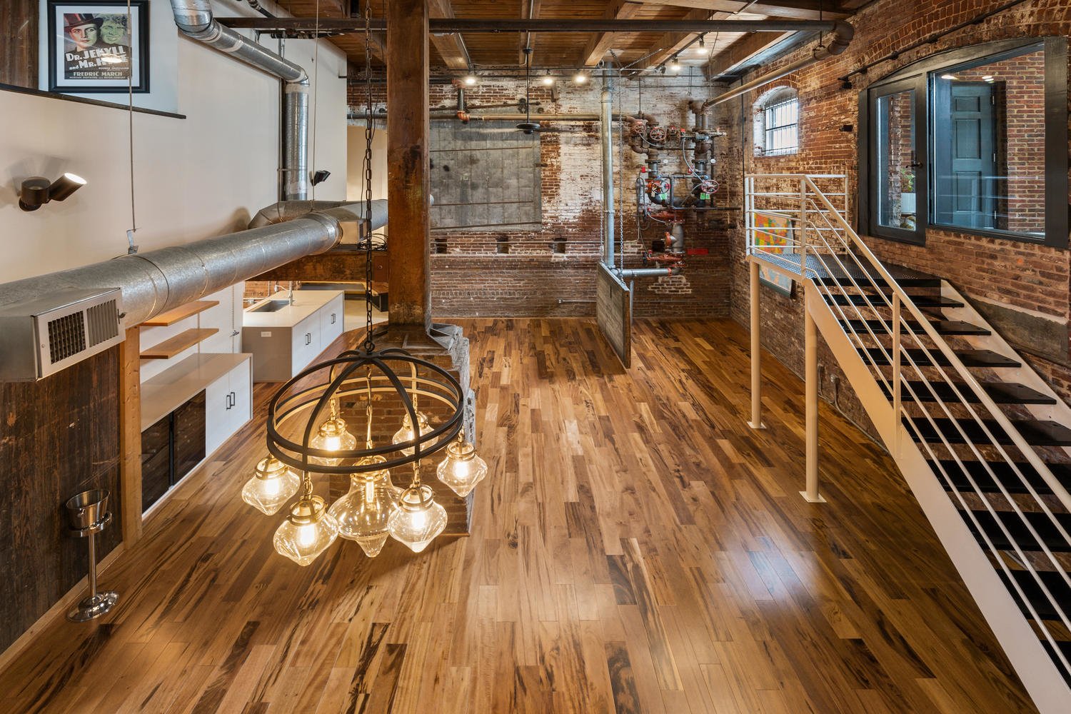 Photo 7 of 10 in Gasket City Lofts Penthouse by BHHS LUXURY