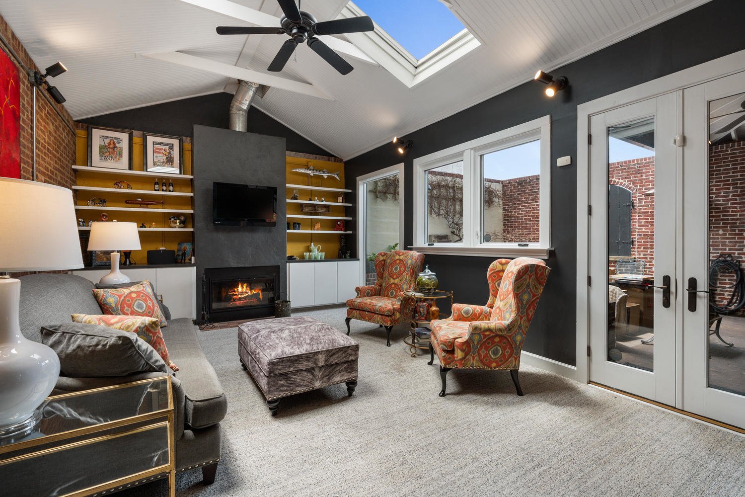 Photo 9 of 10 in Gasket City Lofts Penthouse by BHHS LUXURY