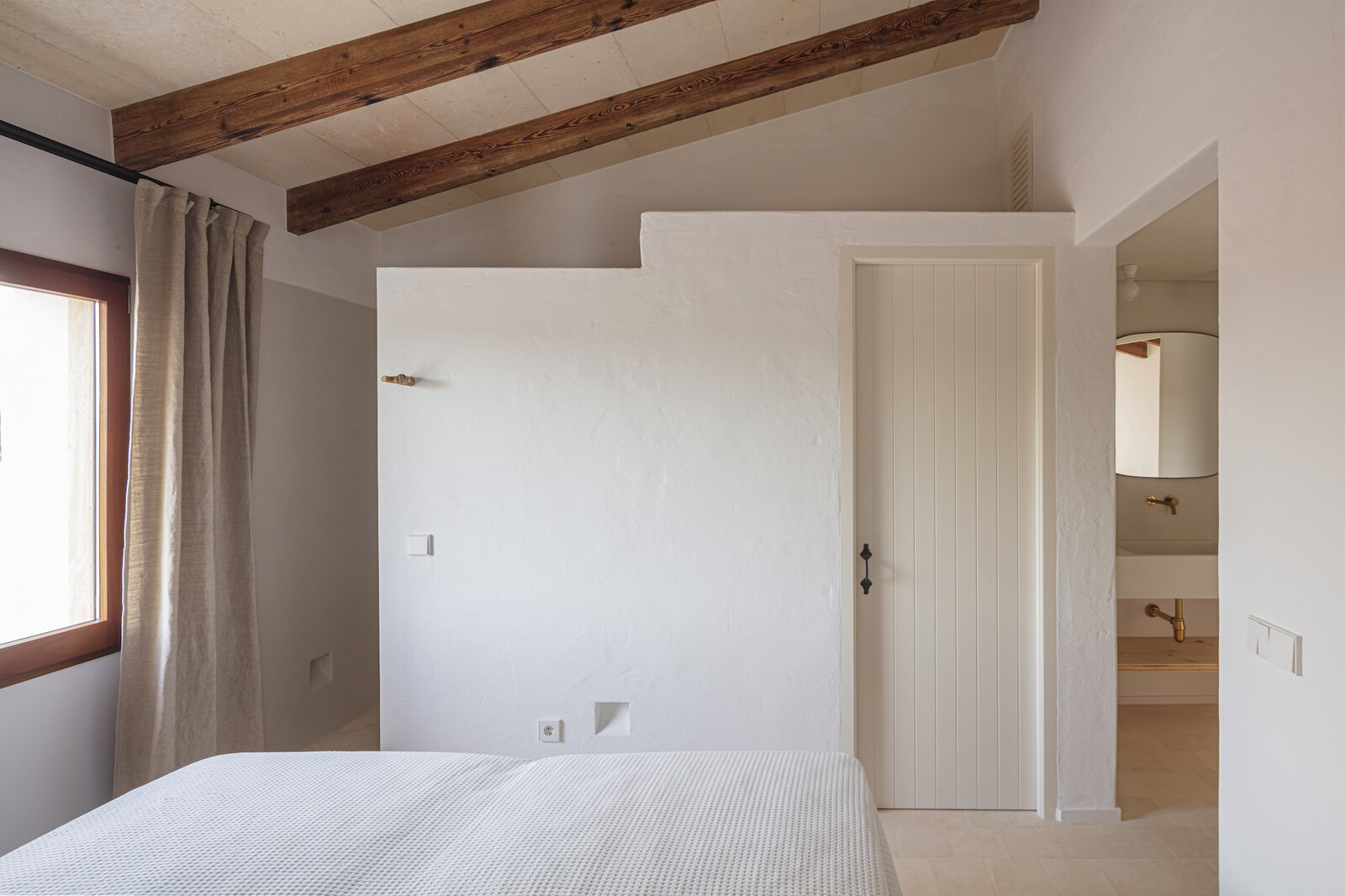 Each of the three bedrooms has an en-suite 'compartment' designed to maximize space.