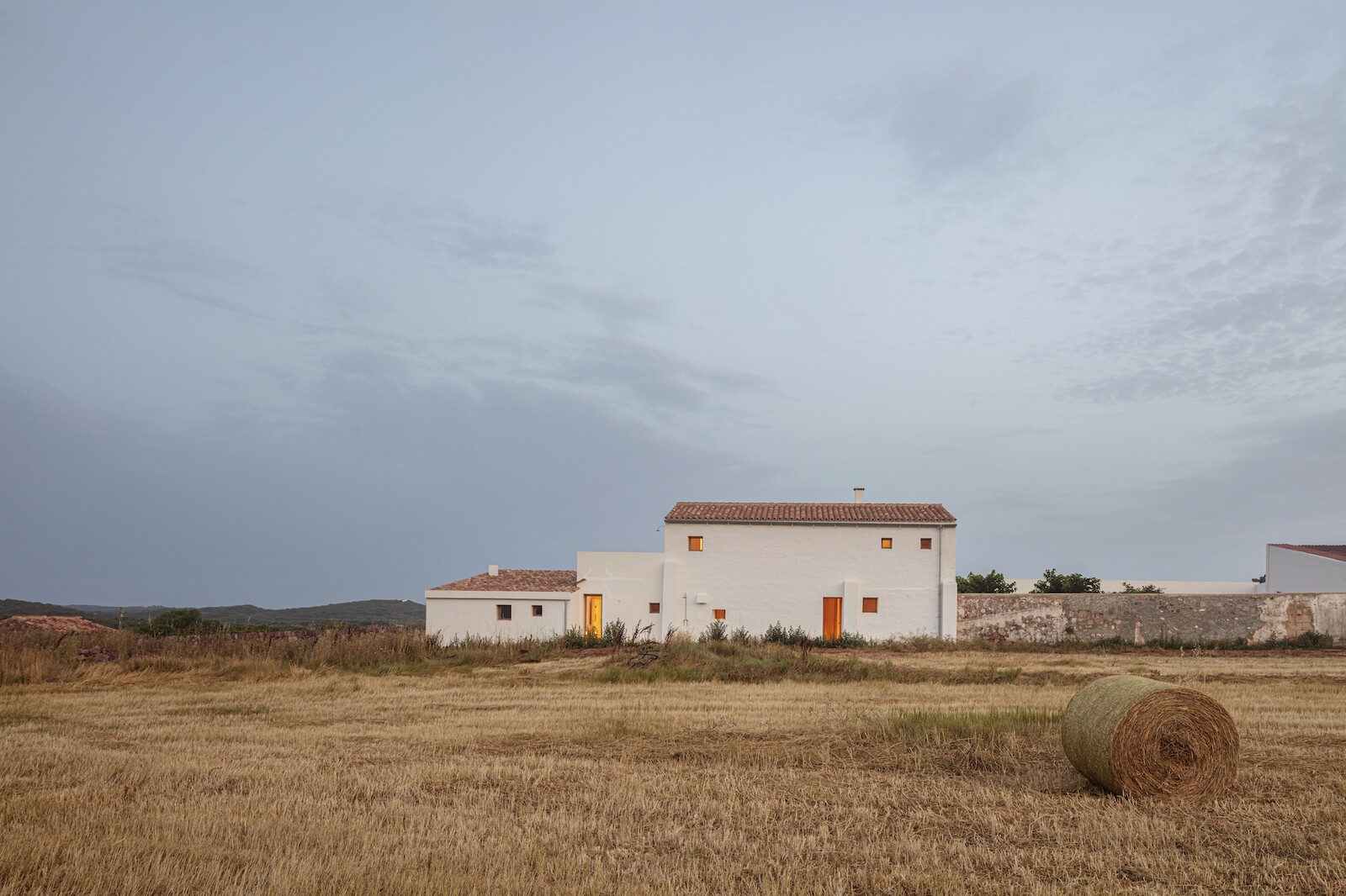The biggest technical challenge in adapting the house for modern living was to preserve the traditional architecture without increasing surface area or volume.