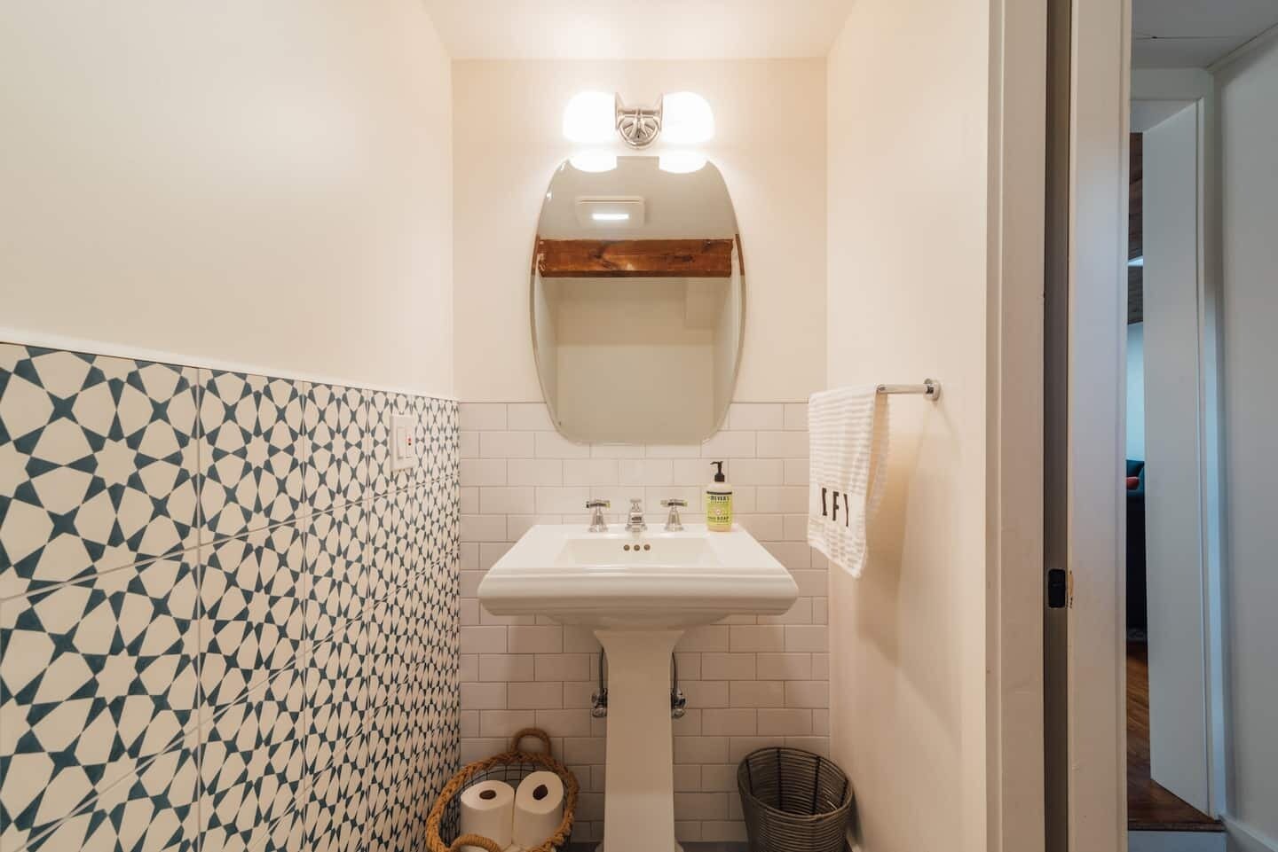 Photo 15 of 23 in 1770's Carriage House in Upstate New York by Menino ...
