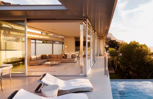 Modern heat pumps manage solar gain and temperature swings that once made glass-heavy architecture a thermal liability.

