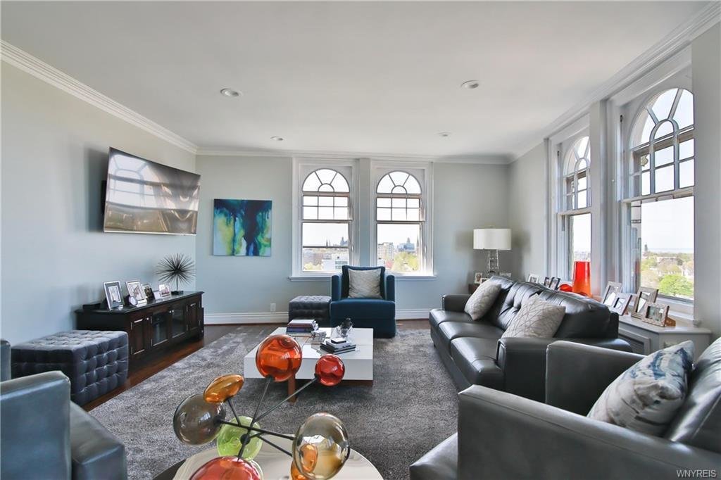 Photo 16 of 36 in Buffalo, NY Luxury Penthouse with views of Niagara ...