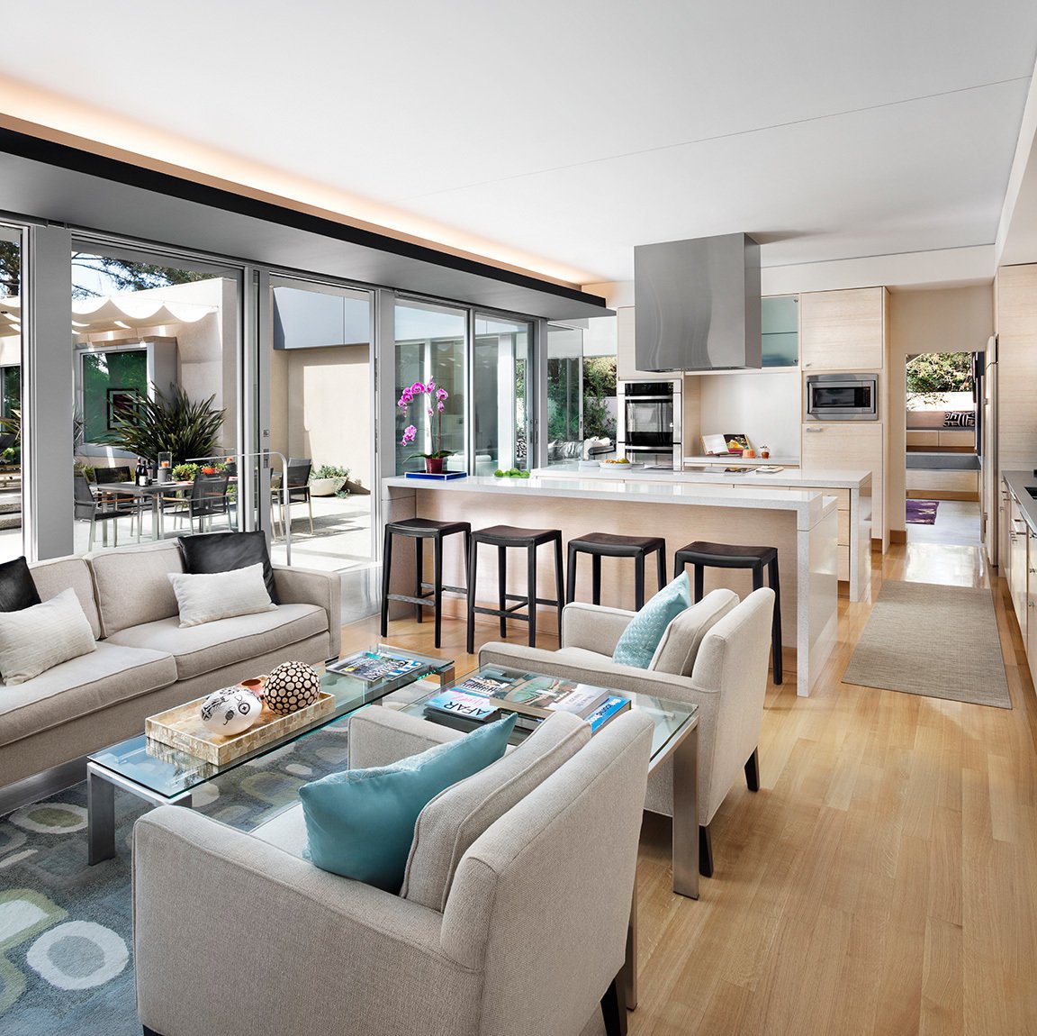 Photo 9 of 15 in House for Modern Art Collectors by ORR Design Office ...
