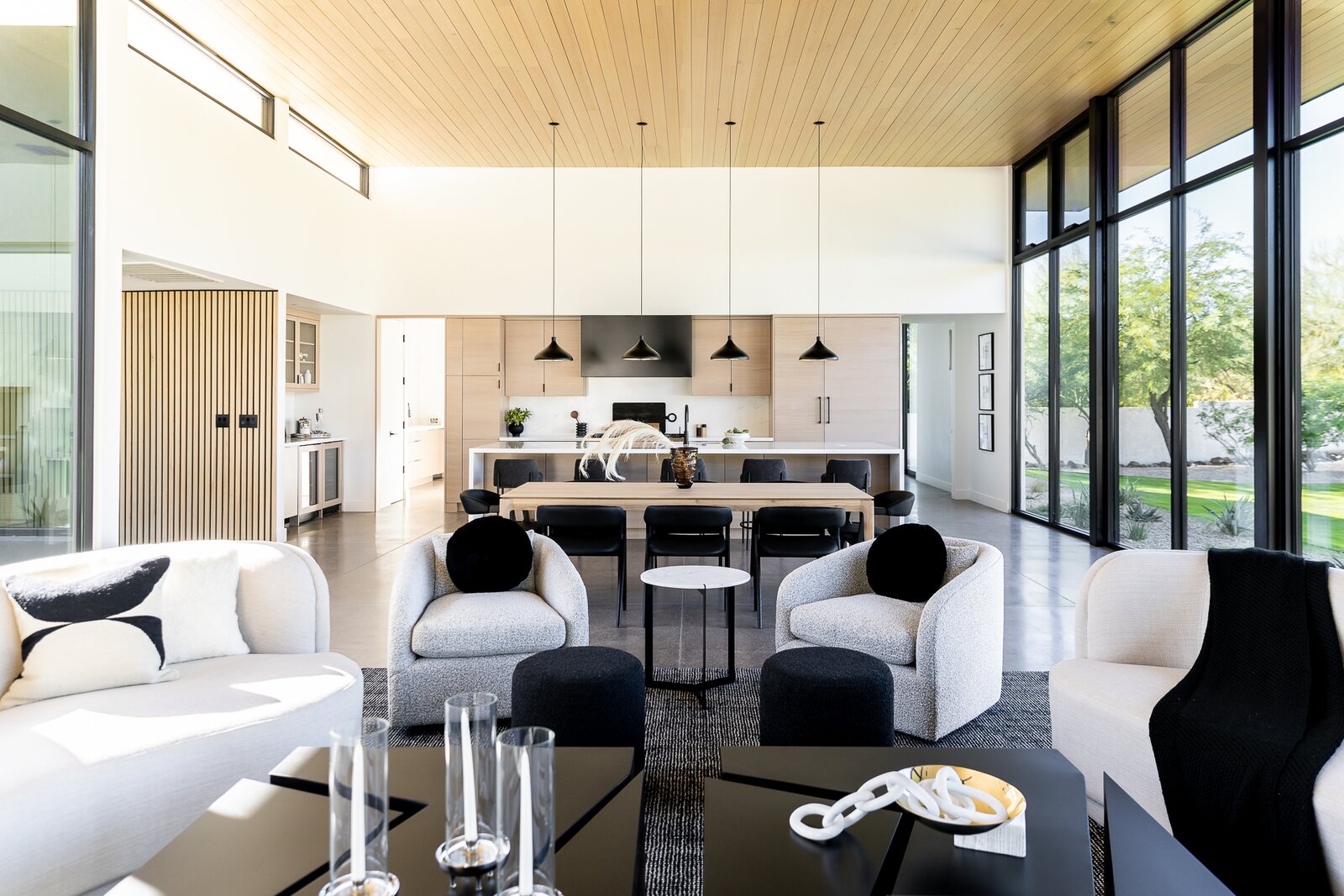 A Paradise Valley Home Keeps Its Calm With Soothing Neutrals (3 Photos ...