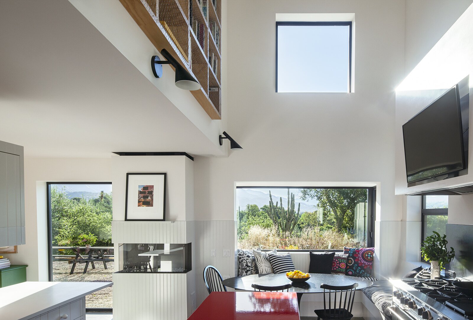 Photo 17 of 18 in An Architect’s Ojai Home Is an Ode to Italy Wrapped