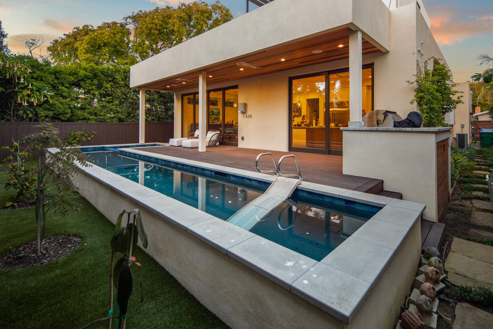 Photo 10 of 12 in The Sunset House by Bates Building Company - Dwell