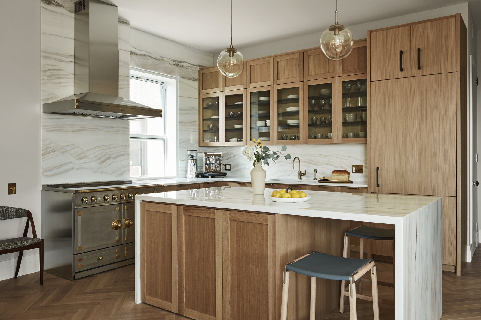 Photo 4 of 13 in Central Park West Penthouse by Studio ST Architects ... - Custom Penthouse Apartments With Customized Cabinetry And Countertops