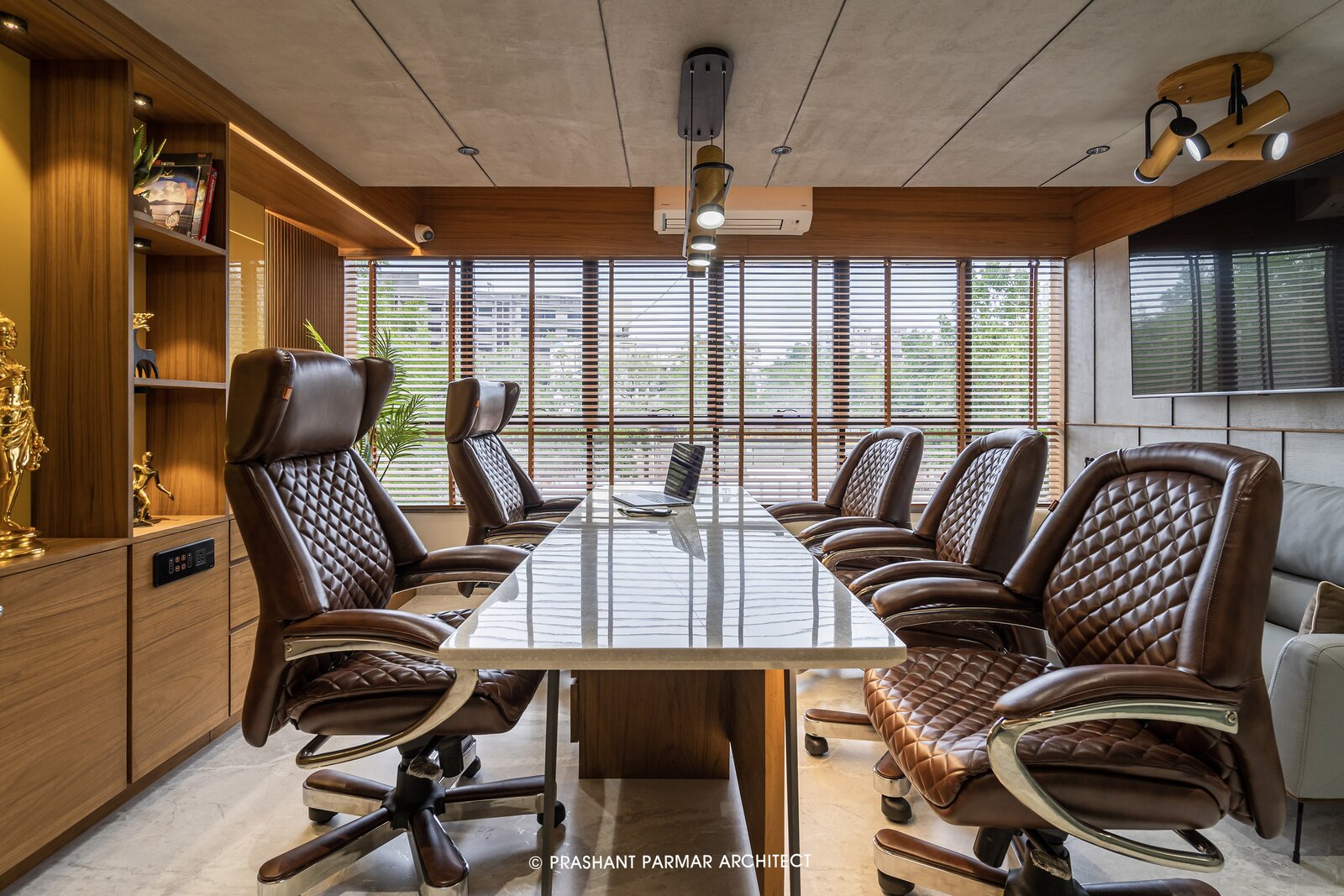 Photo 4 of 30 in Modern Office Interior Design In Ahmedabad by Prashant