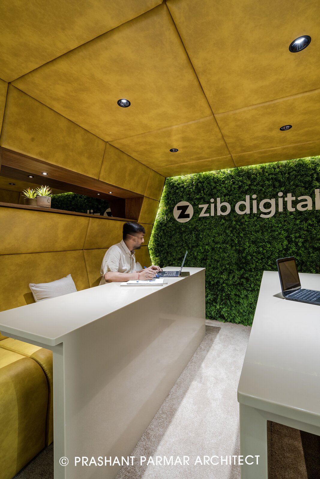 Photo 1 of 30 in Modern Office Interior Design In Ahmedabad by Prashant ...