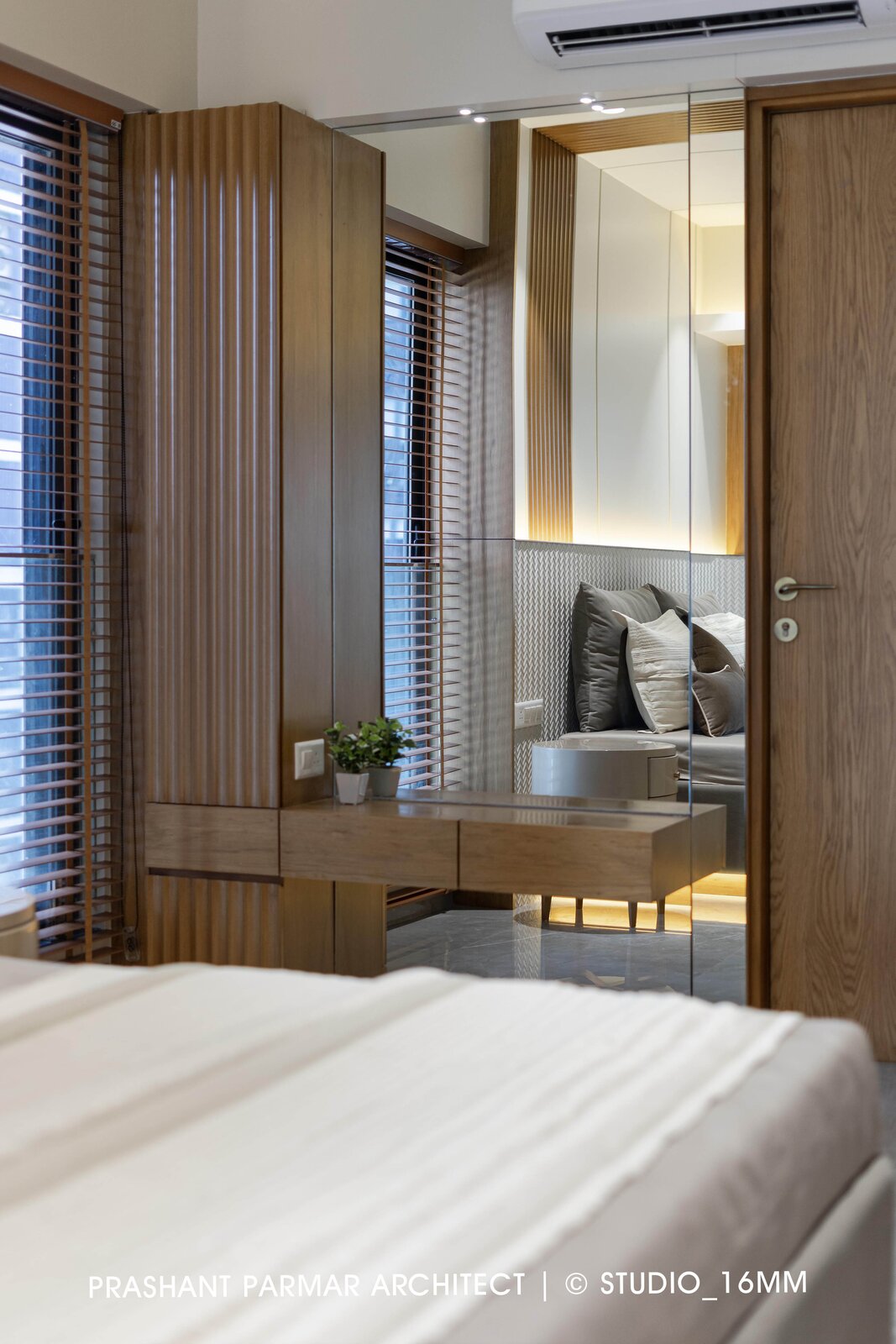 Photo inspiration: Fresh Look at Photo 1 Of 50 In Apartment Interior Design At Parijat