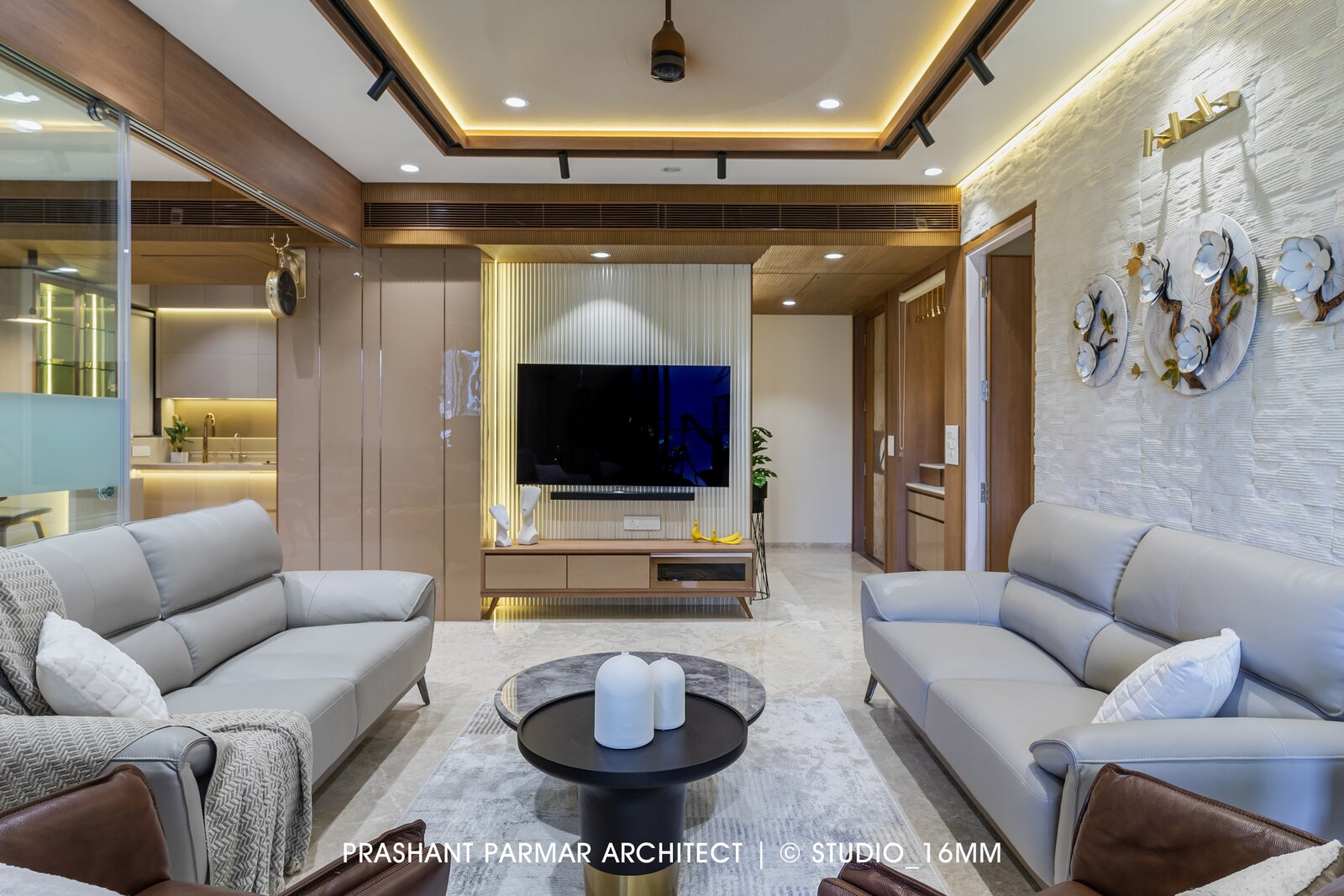 Photo 8 of 26 in Modern Elegance at Swati Crimson In Ahmedabad by ...