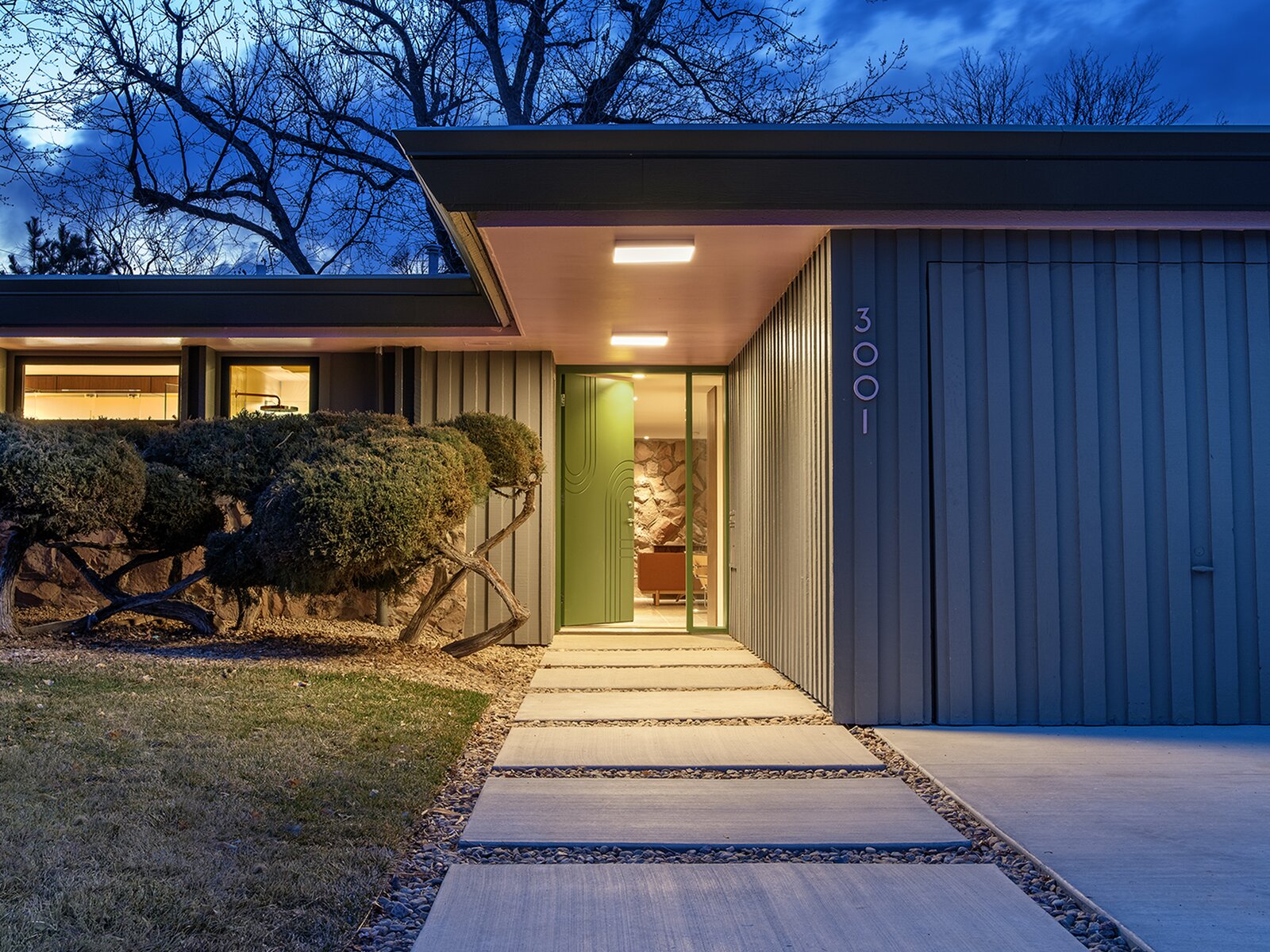 Photo 14 of 45 in An Historic, Fully- Updated Arapahoe Acres Home Lists ...