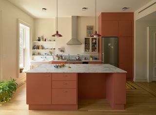 Before & After: Swedish Barns Inspired a Film Editor’s Dramatic Brooklyn Brownstone Revamp