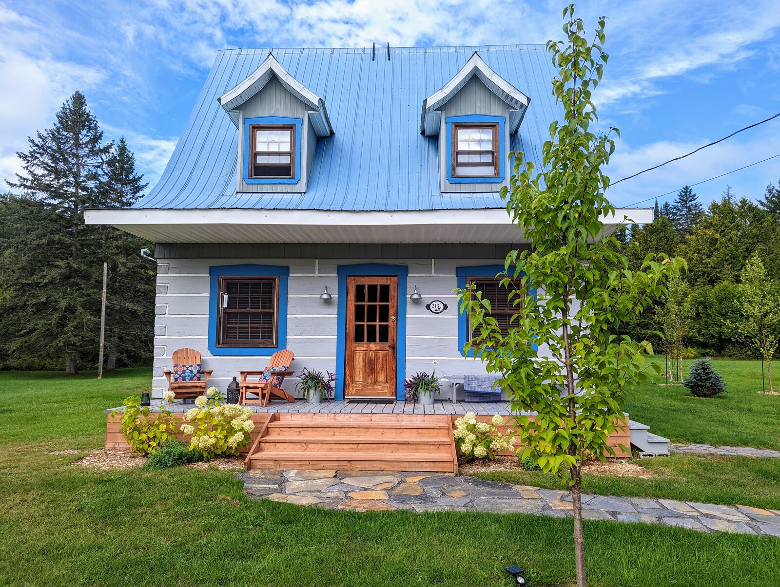 La Petite Cabane Bleue (8 Photos) Dwell La Petite Cabane Bleue (8 Photos) Dwell