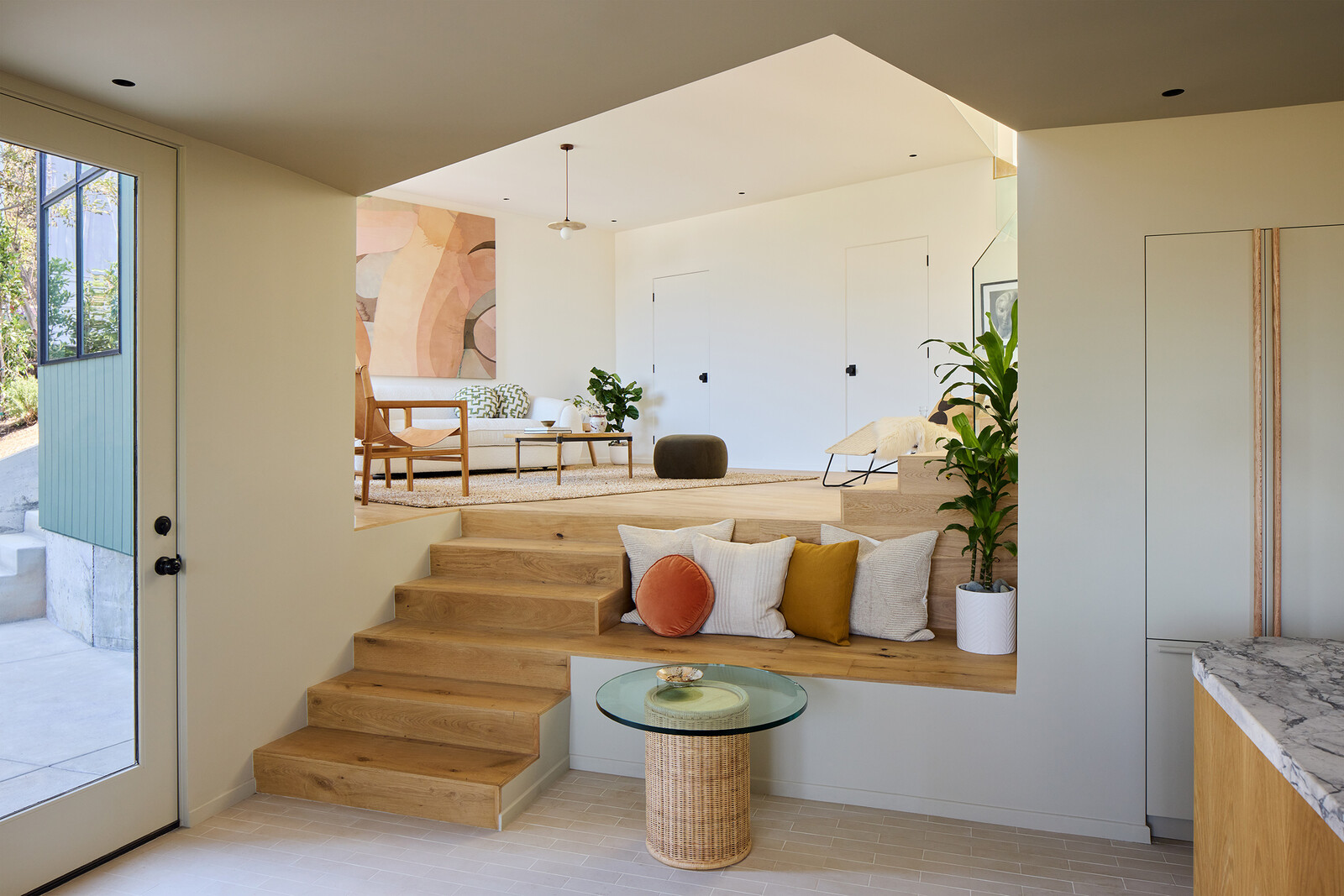 Photo 4 of 12 in Asking $1.9M, This Brand-New L.A. Home Is Boxy in the ...