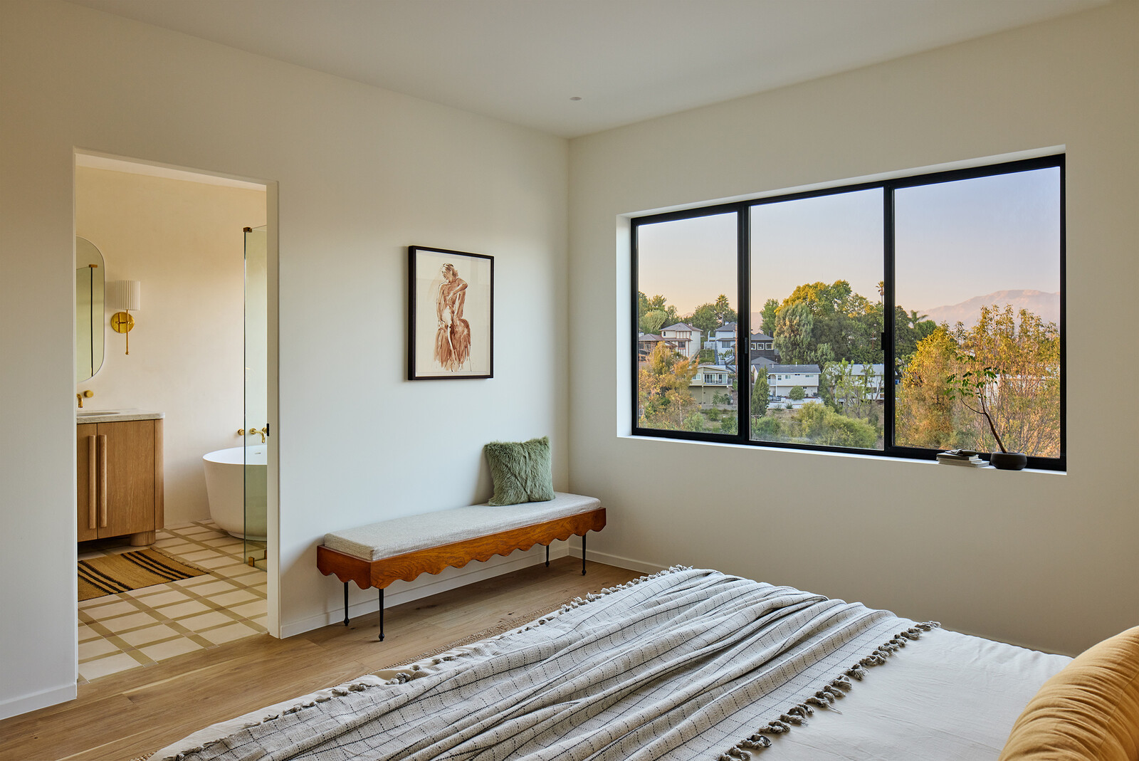 Photo 9 of 12 in Asking $1.9M, This Brand-New L.A. Home Is Boxy in the ...