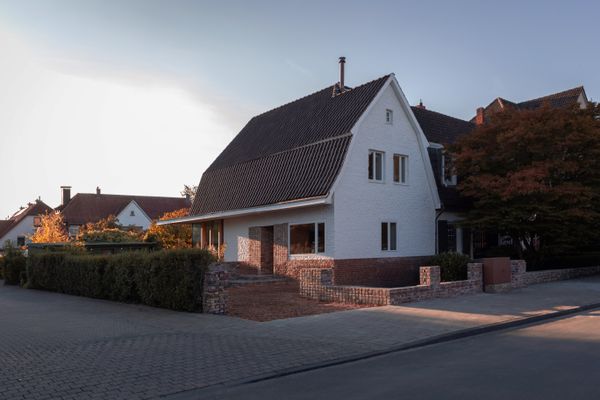 Andreas Schüring Architekten renovated this historic 1913 residence in Münster, Germany