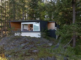In British Columbia, an Off-Grid Island Cabin Just Surfaced for $2M