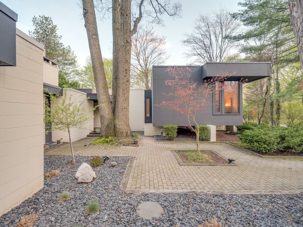 Designed by famed local architect Jackson Hallett, this 1970s residence in Midland, Michigan, manages to be monolithic and airy at the same time.
