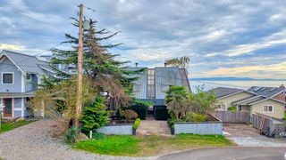 Cabin or Beach House? This $1.5M Washington Home Splits the Difference