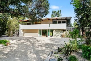The Nobel Prize–Winning Physicist Who Named the Quark Lived in This $4.6M Pasadena Home