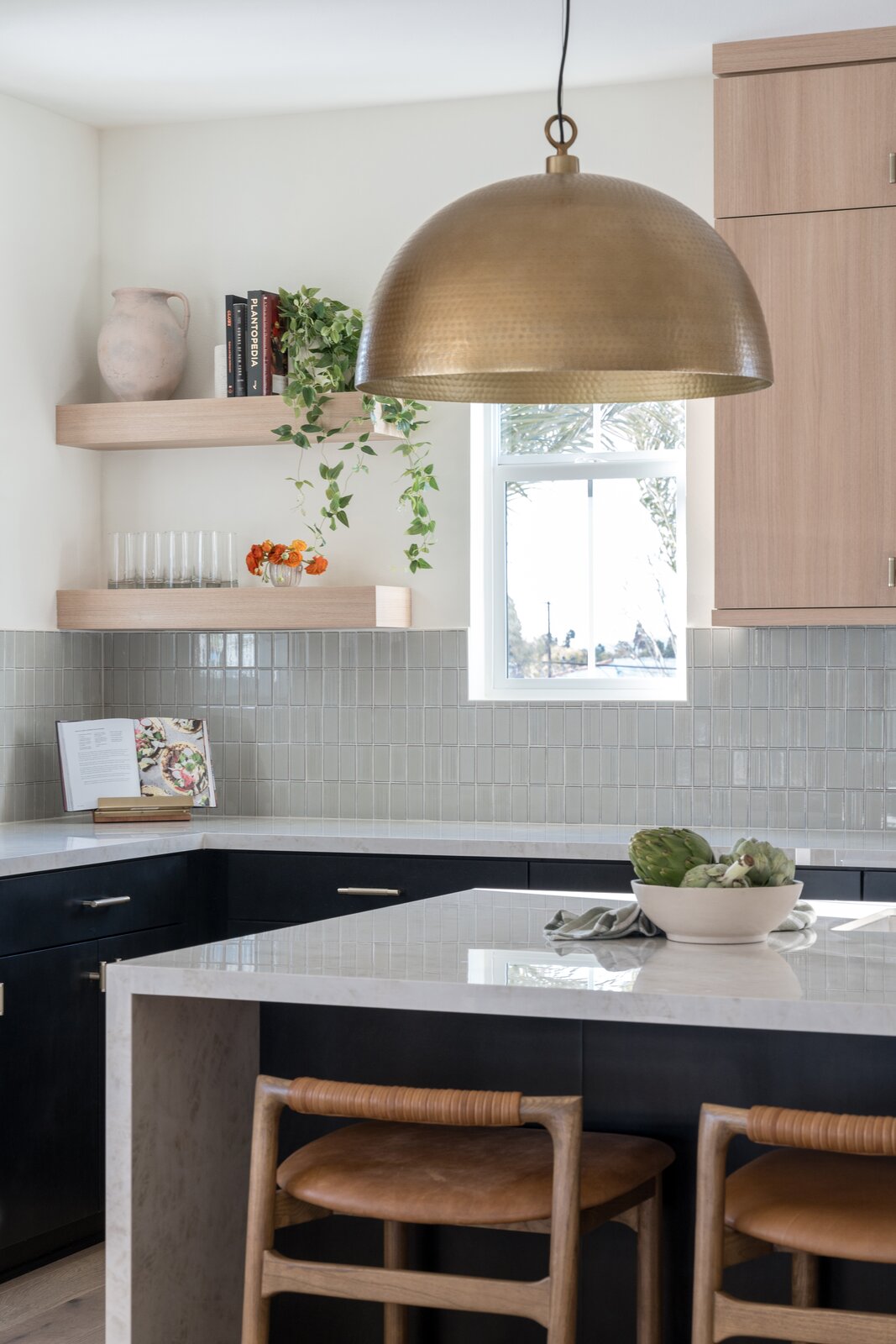 Photo 3 of 33 in Project Old Town Charm by Jubilee Interiors - Dwell