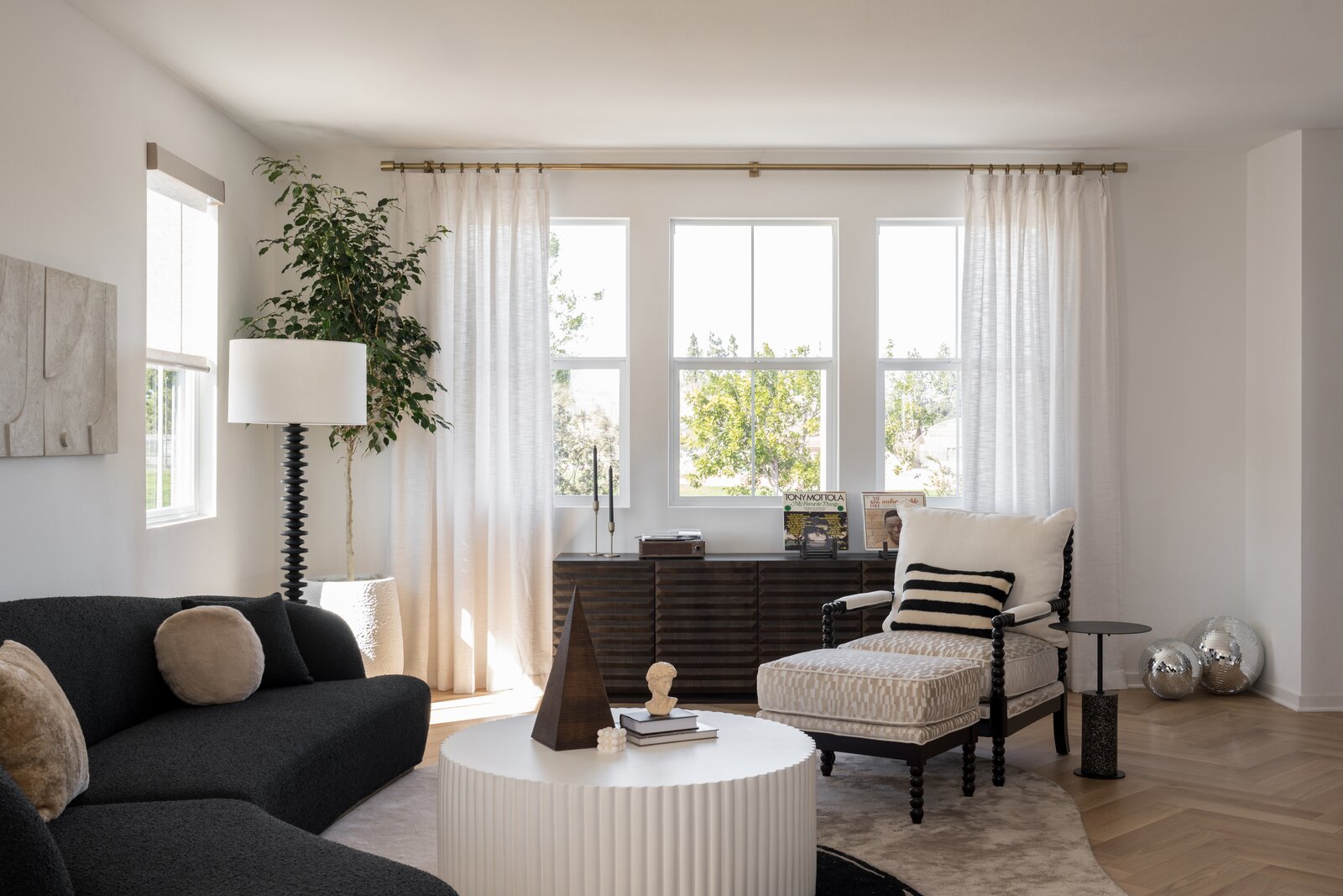 Photo 10 of 34 in Project Modern Living by Jubilee Interiors - Dwell