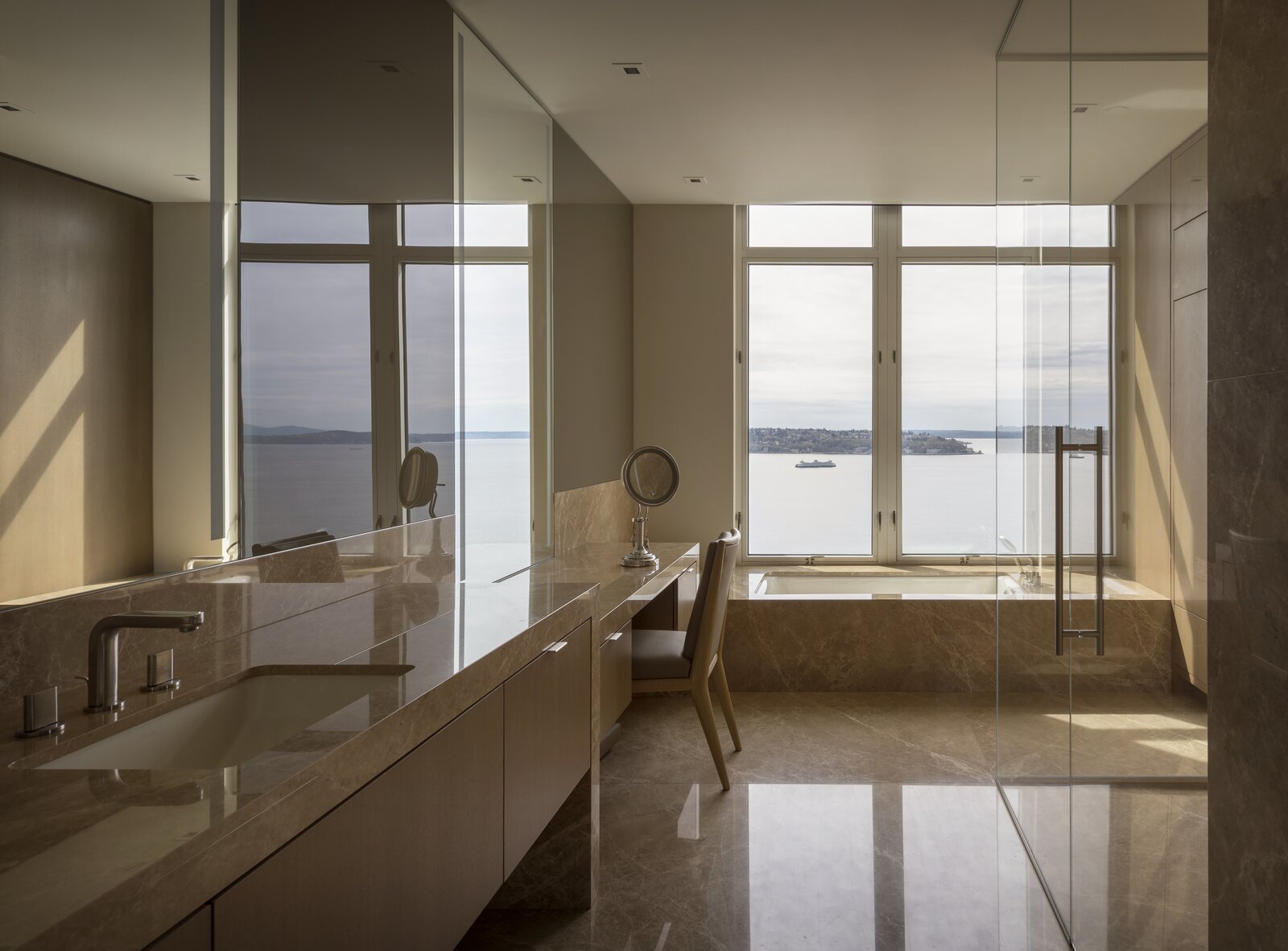 Photo 9 of 13 in Seattle Penthouse by Kor Architects - Dwell - Penthouse Suites Seattle Riverview