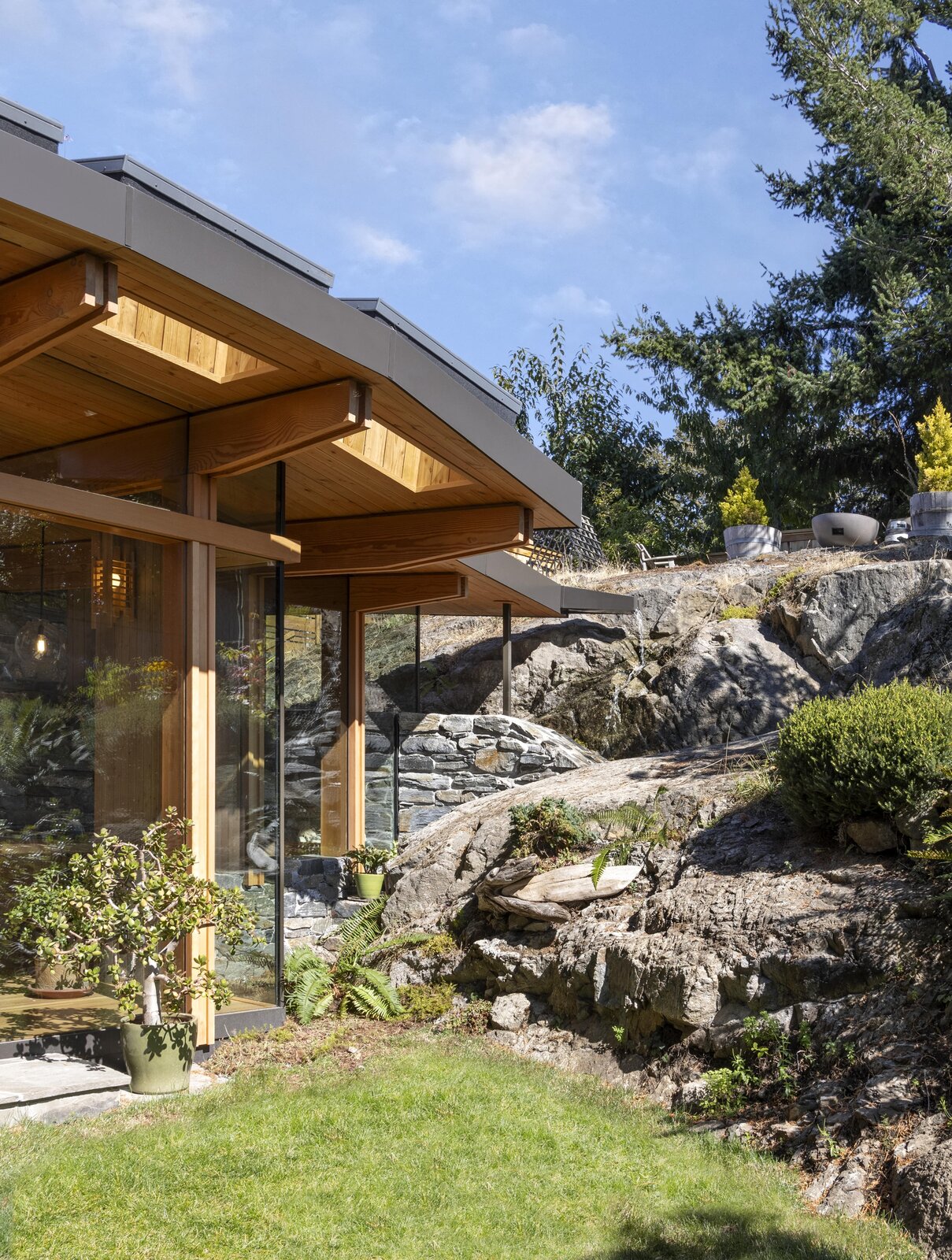 Photo 5 of 13 in On Vancouver Island, a Family Squeezes a Serene Studio ...