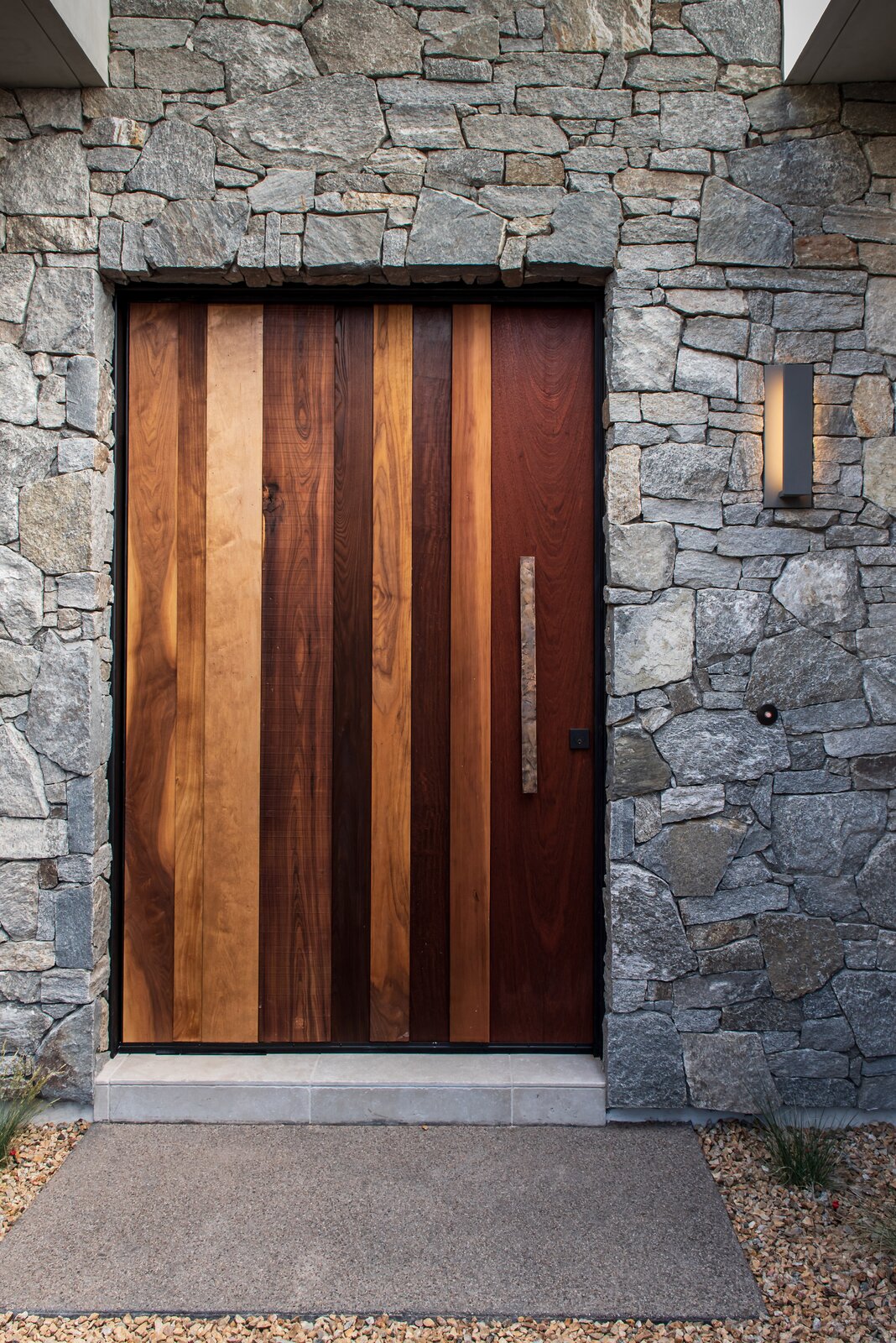 Photo 11 of 56 in Jewel Homes Allure model listed for 4.2 M, designed by Peter Lik by Gavin