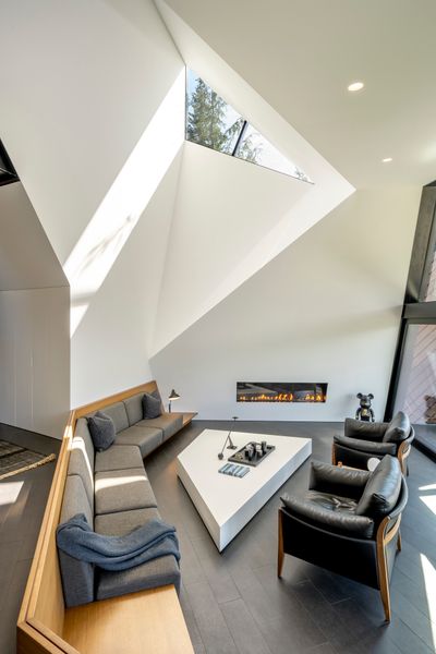 In 2008, the home received the Canadian Architect Award of Excellence.