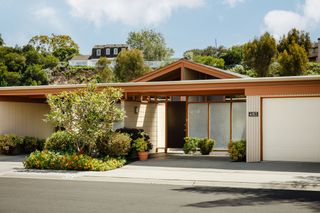 For $1.5M, You Can Pick Up a Pair of Midcentury Homes in Long Beach