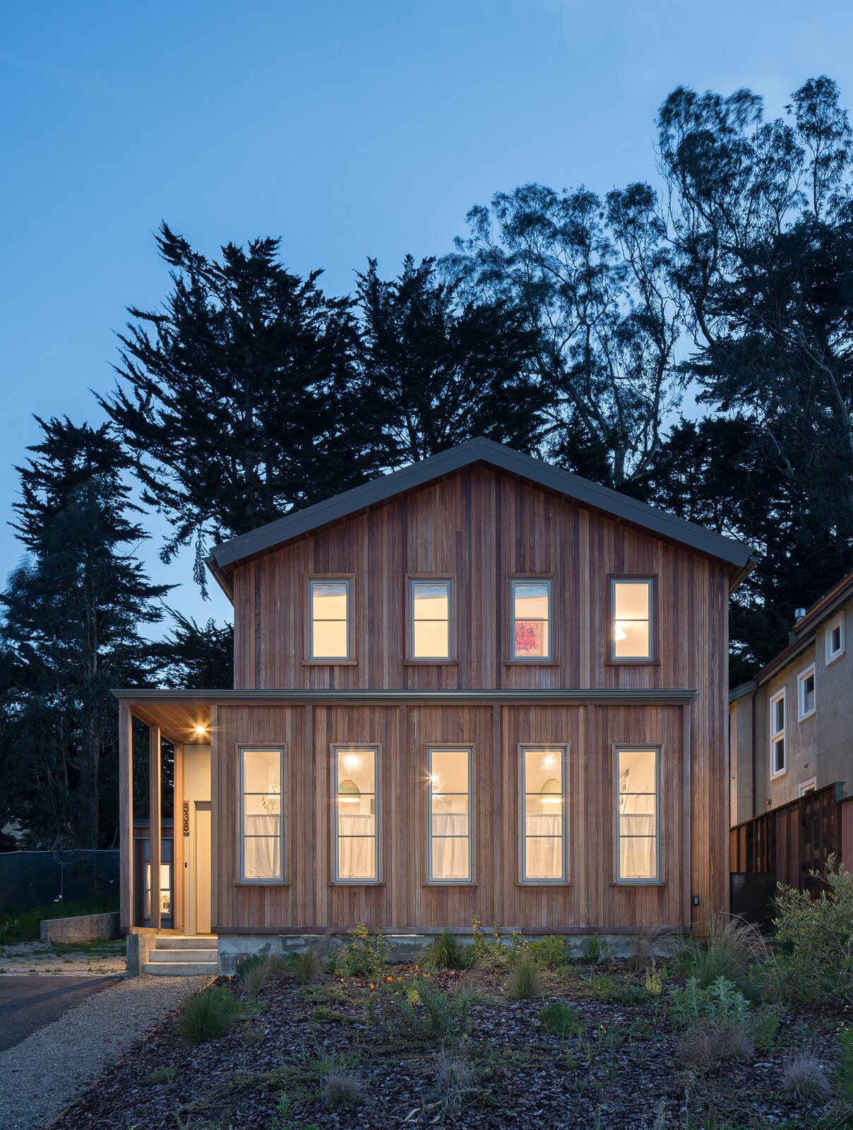 Photo 5 of 20 in Montara House by Moshe Porter Dwell