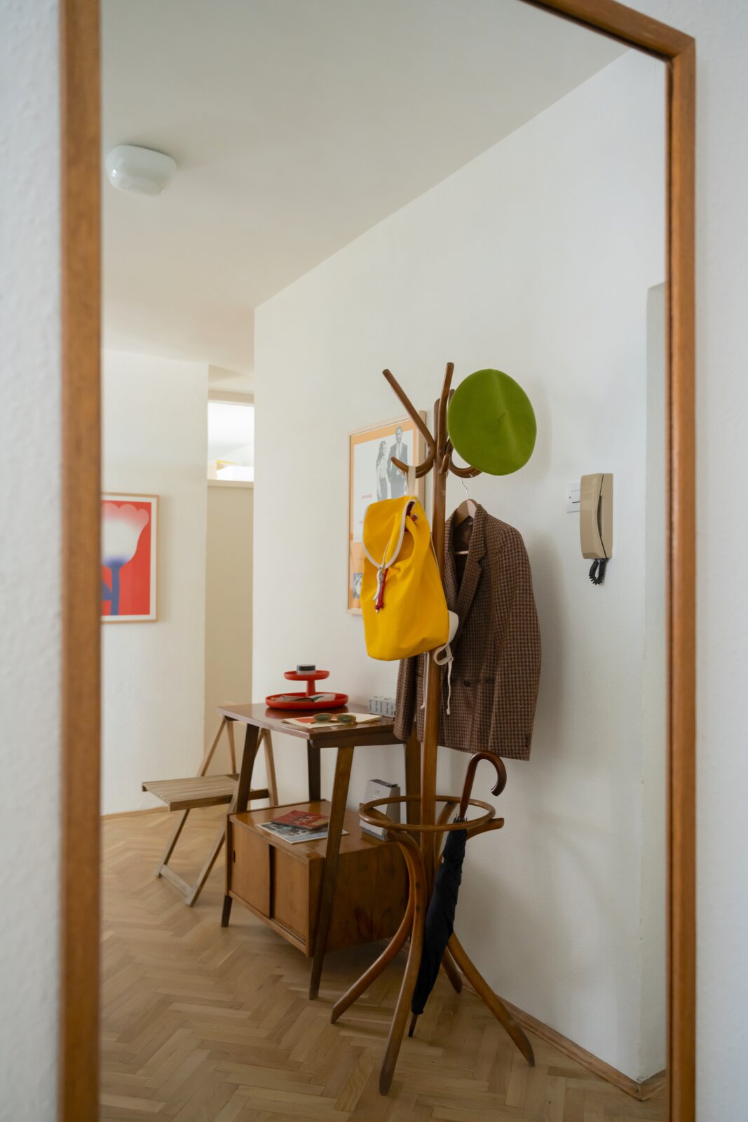 Photo 3 of 33 in Yugo Apartment by Marina Yurieva Dwell