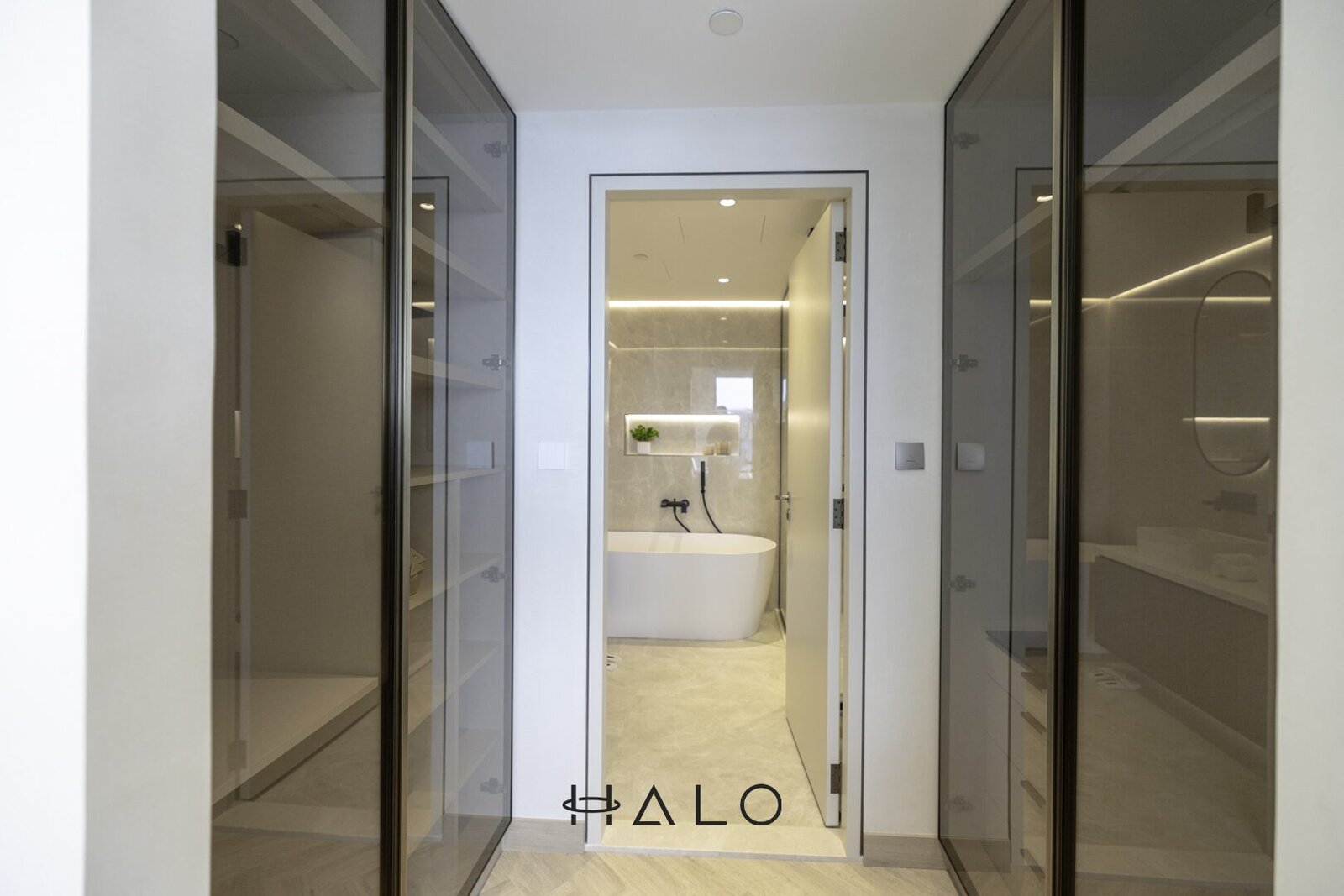 Photo 7 of 7 in Halo Interiors by Jason Mathias - Dwell