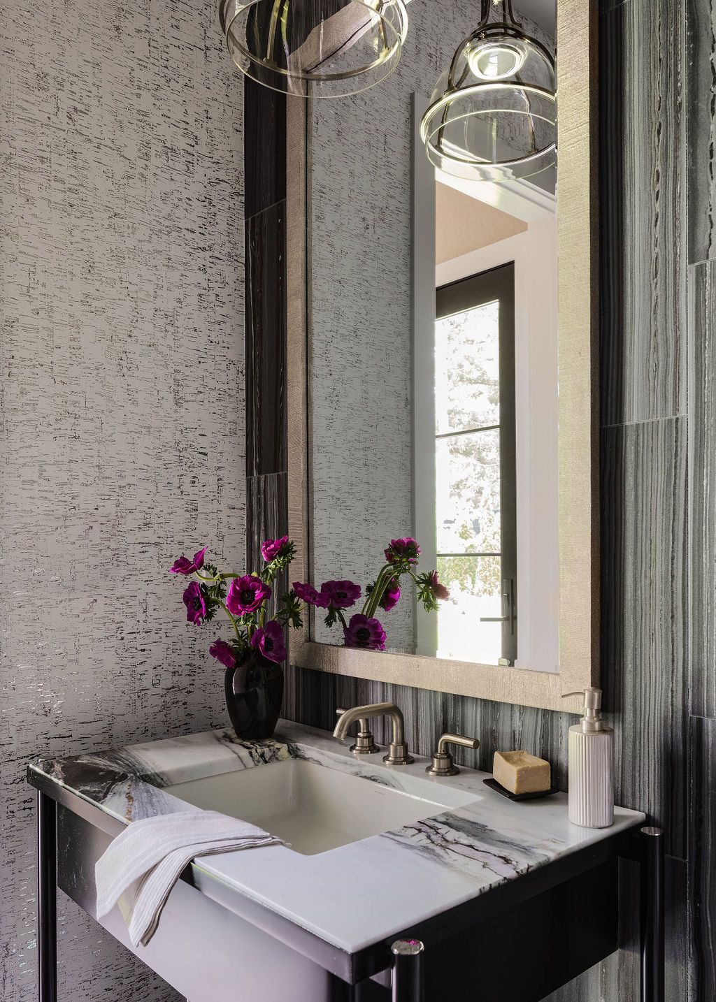 Photo 17 of 29 in Modern Napa Farmhouse Chic by Samantha Friedman ...