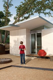 With a nod to the natural skew of the cliffs nearby, the <br><br>roof creases inward on the edges, with folds called crickets. The design is twofold: <br><br>The lower roof utilizes a number of super-integrated gutters and the upper roof collects rainwater.