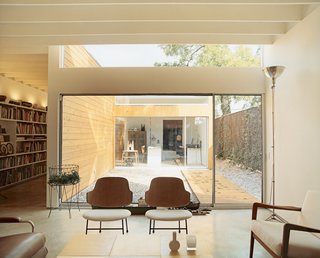 Bringing Families Back to Downtown Dallas - Photo 7 of 9 - The house is organized around three courtyards. The largest serves as an outdoor room between the living space and Baum’s office, which he calls the "flex room."