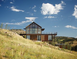Sustainable Retreat on a Fire-Devastated Site in Boulder - Photo 1 of 7 - The house that architect Renée del Gaudio designed for her family in Boulder uses energy-efficient Loewen windows on the south facade that incorporate triple-paned low-e glass from Cardinal.