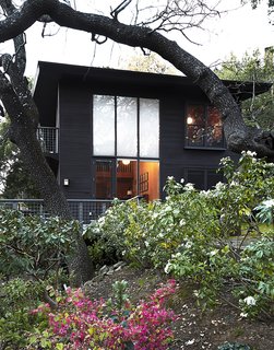 Looking Good for Over 70 Years: This Cozy Joseph Esherick Home is Amazingly Well-Preserved - Photo 1 of 7 -