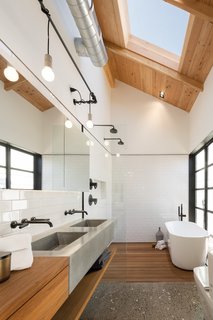 Amazing House is Half Historic and Half Modern - Photo 8 of 11 -
